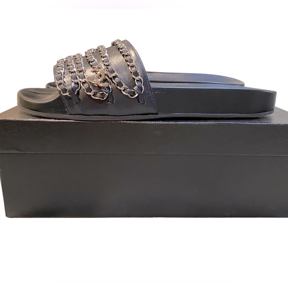 Chanel slip on flat chain sandals - Picture 3 of 8